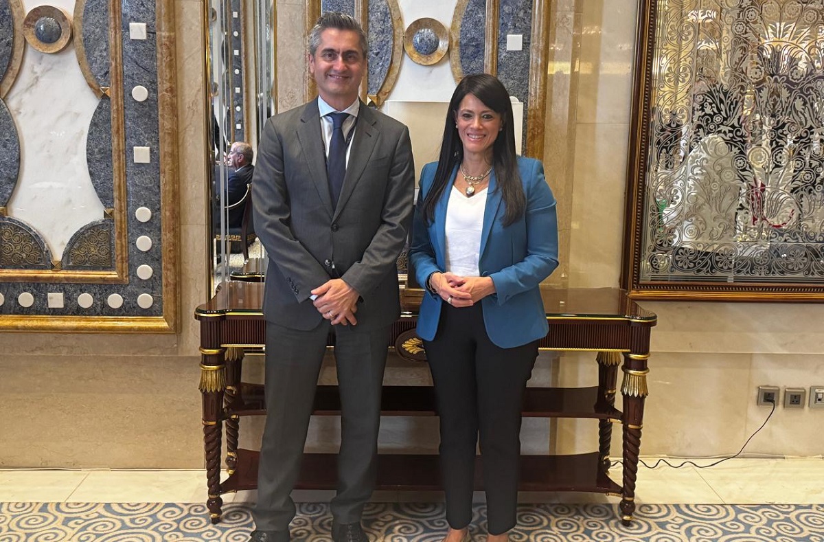 وزيرة التخطيط تستعرض الاستراتيجية الوطنية للذكاء الاصطناعي